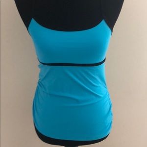 Bebe sport workout top size Medium